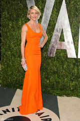 高清图：卡梅隆-迪亚兹橙色礼服亮相奥斯卡派对