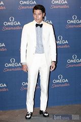 组图：河正宇孔孝真出席名表发布活动 