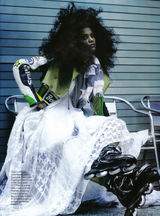 高清组图：超模莉亚登《ELLE》演绎视觉盛宴