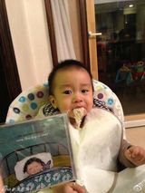 组图：黄觉当另类奶爸“蹂躏”儿子小核桃