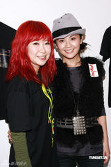 幻灯图集：阿Sa戴时尚礼帽 关心妍喝中药准备生子 