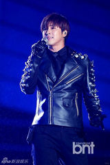 组图：东方神起等献唱2013韩流梦想演唱会