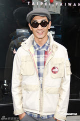 幻灯：陈冠希台北开店六月复出 称不知Lucas是谁