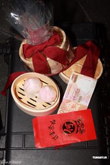 组图：赌王何鸿燊九十寿宴 何超仪红裙性感迷人