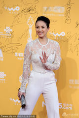 组图：影后章子怡单人镇场 蕾丝连体装高挑霸气