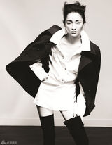 组图：周迅《费加罗》演绎黑白另类魅惑