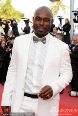 幻灯图集：《人与神》首映 艾曼纽-贝阿捧场