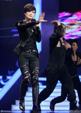 高清组图：新浪网络盛典李宇春现场劲歌热舞