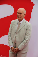 组图：《赤焰战场2》首映 威利斯陷三角恋