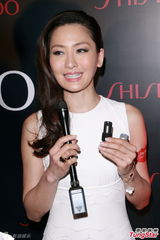 组图：周汶锜周丽淇姐妹聚首 连诗雅等同场