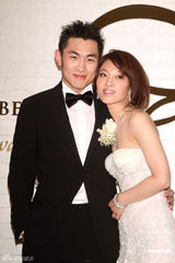 高清组图：蔡依林担任美丽伴娘 参加姐姐婚礼