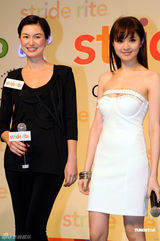 组图：徐淑敏低胸裙走秀 名模Danielle再度怀孕