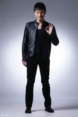 高清图：耿乐写真展型男多面 黑白色调突显艺术底蕴