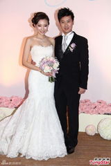 组图：陈爽梁梓轩大婚 姊妹团性感陪嫁