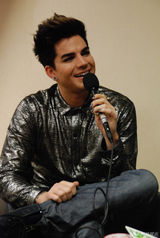 组图：亚当兰伯特上海妩媚开唱眼线撩人