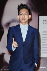 组图：林宥嘉个唱移师英国 搞笑自夸帅得不像人