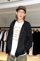 幻灯：陈冠希台北开店六月复出 称不知Lucas是谁