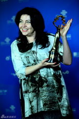 组图：北京电影节后台 获奖群星对话新浪娱乐