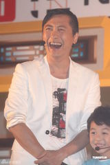 组图：庾澄庆为游戏代言 展示龟派气功化身赛亚人