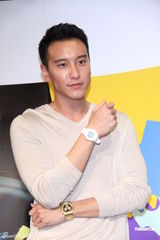 组图：王阳明代言手表断言萧亚轩柯震东只是朋友