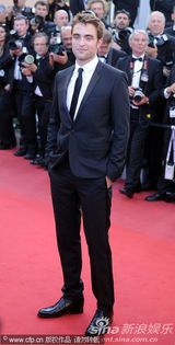 组图：麦克格雷格携妻走秀显恩爱