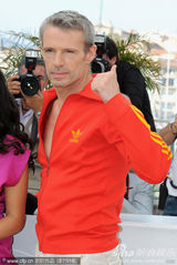 幻灯图集：《人与神》记者会 导演主演断背吻