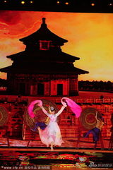 组图：北京电影节闭幕礼 歌舞表演精彩纷呈