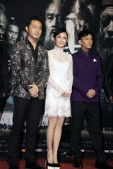 组图：《王的盛宴》首映 秦岚大气亮相展吕后风范