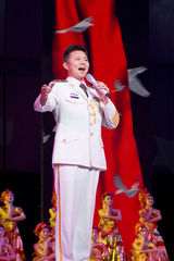 高清组图：谭晶王宏伟二重唱《心连心》剧照