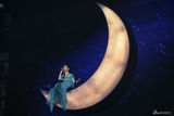 高清：孟庭苇化身月亮公主唱响“纯真年代”
