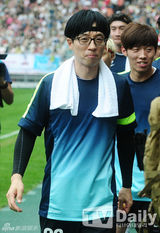 组图：朴智星领衔明星足球赛 收入捐四川灾区