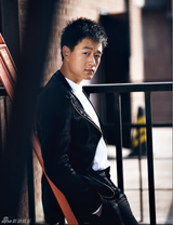 高清图：佟大为黑白写真出炉 光影之间散发成熟气息