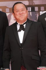 组图：曾志伟生日主持金像奖 郑中基携妻亮相