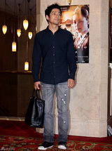 高清图：大热韩剧《同伊》庆功 韩孝珠休闲装扮迷人