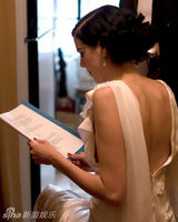 幻灯图：名模阿格妮丝-迪恩首演电影 化身性感名媛