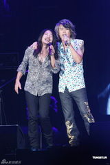 组图：五团轰炸小巨蛋 五月天压轴掀高潮