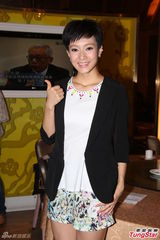 组图：郭晋安单立文宣传新剧 李思捷妈妈送美食