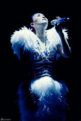 组图：那英跨年成都开唱 演绎四川民歌引发合唱