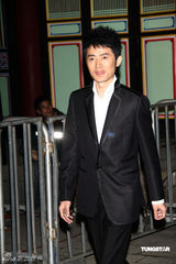 幻灯图集：《孔子》台湾首映 周润发心情大好笑不停