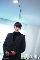 组图：金宇彬塑造人物靠百问百答 自曝暗恋老师