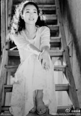 组图：摄影师晒明星旧照:陈冲的脖子巩俐的笑