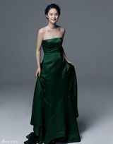 组图：周韵全新写真曝光  清纯与美艳之光影变幻