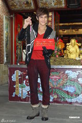 高清图：汪东城陪歌姬游台北 找女友要求心灵美