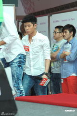 组图：Lollipop F签唱会演绎新歌遇粉丝热捧