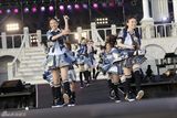 组图：AKB48户外演唱会热辣可爱high翻冲绳沙滩