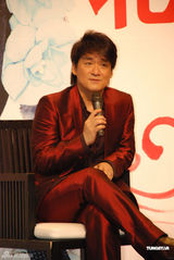 组图：周华健暌违五年发片 与花旦“搭戏”韵味足