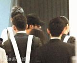 组图：王力宏新婚摆谱玩快闪 助理围人墙挡镜头