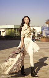 组图：孔维曝光最新写真 飘逸造型展现别样秋意 