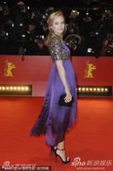 高清：《未知》首映一枝独秀 黛安-克鲁格复古美艳