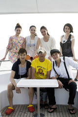 幻灯图：《无懈可击》奉献视觉大餐 沙滩男女养眼